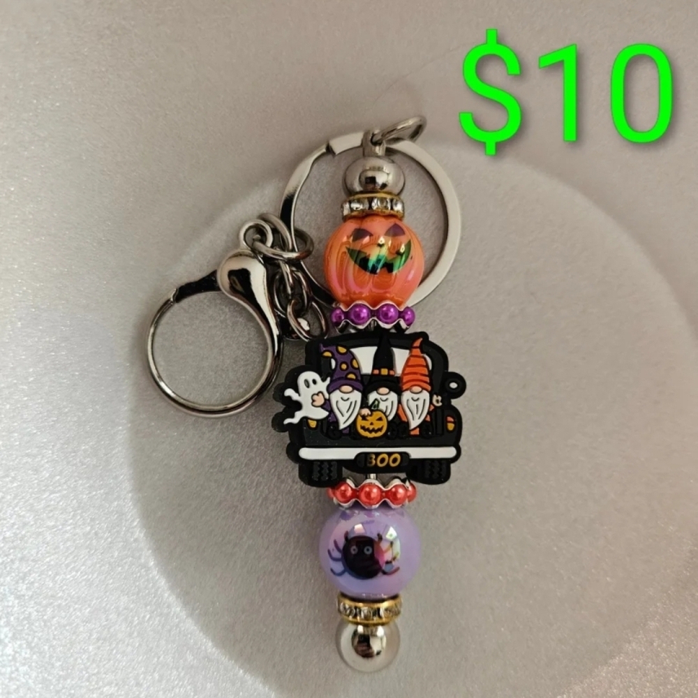 I Selling This Handmade Halloween Keychain With a Gomes on The Truck